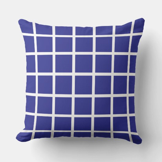 blue coloured square pattern with white borders クッション (正面)