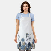 Blue Dahlias Cornflower エプロン (着用した状態)