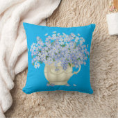 Blue Decorative Pillow with Forget-Me-Not Bouquet クッション (ブランケット)
