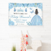 Blue Dress Brunette Princess Floral Birthday 横断幕 (インサイチュ)