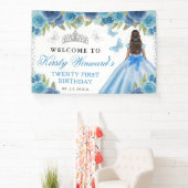 Blue Dress Dark Skin Princess Floral Birthday 横断幕 (インサイチュ)
