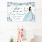 Blue Dress Dark Skin Princess Floral Birthday 横断幕 (インサイチュ)