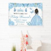 Blue Dress Dark Skin Princess Floral Birthday 横断幕 (インサイチュ)