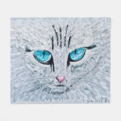 Blue Eyed Fluffy Cat フリースブランケット (正面(横))