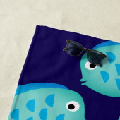 Blue fish kid's beach towel with custom name ビーチタオル (インサイチュ)