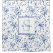 Blue Floral French Toile Monogram Name シャワーカーテン (正面)