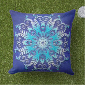 Blue floral mandala on grunge background. アウトドアクッション (芝生)