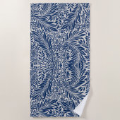 blue floral pattern with diverse leaves & blossoms ビーチタオル (正面)