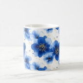Blue Floral Pattern with Gold Accents コーヒーマグカップ (中央)