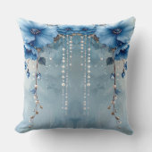 Blue Flowers and Pearls Throw Pillow クッション (正面)