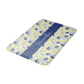 Blue French Country Lemon Pattern Monogram Name バスマット (アングル)