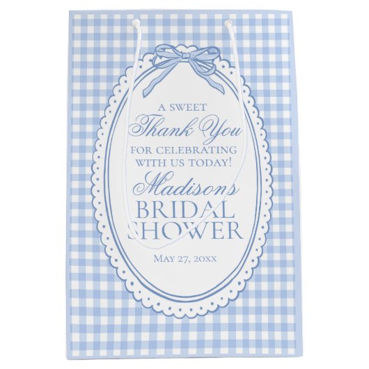 Blue Gingham Coquette Bow Bridal Shower Favors ミディアムペーパーバッグ (正面)