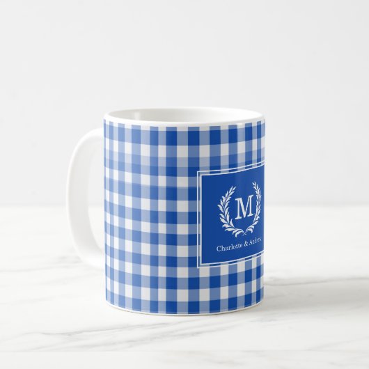 Blue Gingham Monogram Crest Custom コーヒーマグカップ (正面左)