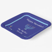 Blue HANUKKAH Menorah Customize NAME ペーパープレート (傾斜あり)