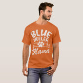 Blue Heeler Mama Best Dog Owner Gift Mom Ever Moth Tシャツ (正面フル)