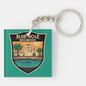 Blue Hole New Mexico Travel Art Badge キーホルダー (裏面)