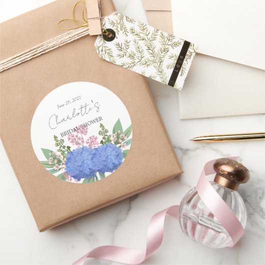 Blue Hydrangea Modern  Floral Bridal Shower ラウンドシール (ギフト)