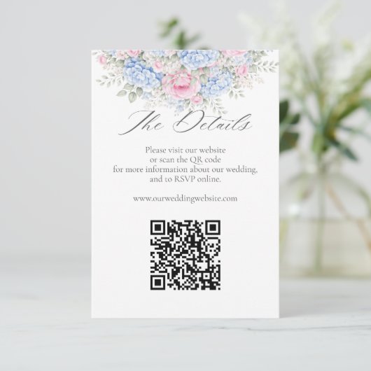 Blue Hydrangea Pink Floral Wedding Website QR Code エンクロージャーカード (スタンド正面)