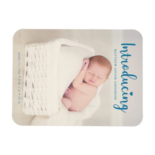 Blue Introducing男の赤ちゃんVertical モダン Script マグネット (横)