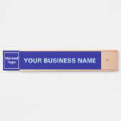 Blue Longのビジネス名とロゴぶら下がった サインプレート (正面)