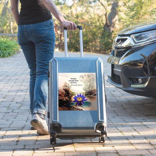 Blue Lotus Emerging from Muddy Waters (Vietnamese) シール (スーツケースインサイチュ)