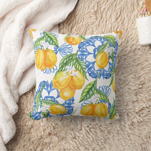 Blue Majolica Tile and Watercolor Lemons クッション (ブランケット)