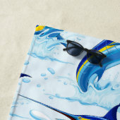 Blue Marlin Jumping out of Ocean ビーチタオル (インサイチュ)