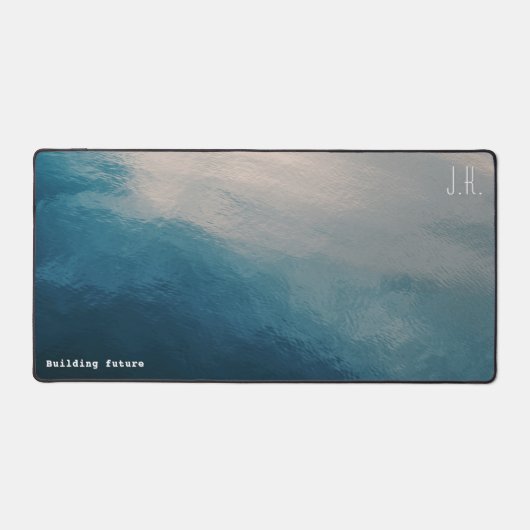 Blue modern minimalist (Custom Text and Initials) デスクマット (正面)
