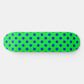 Blue On Green Polka Dots Pattern Design  スケートボード (横)
