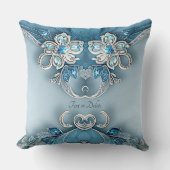 Blue Ornate Floral Throw Pillow クッション (正面)