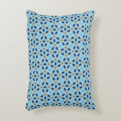 Blue Petal Harmony Accent Pillow アクセントクッション (正面(垂直))