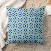 Blue Petal Harmony Throw Pillow クッション (ブランケット)