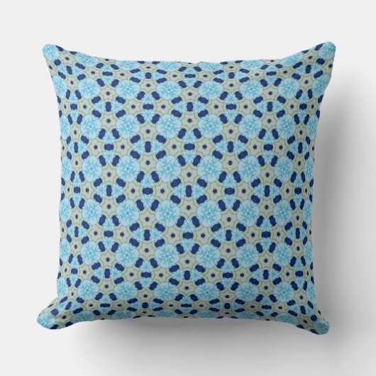 Blue Petal Harmony Throw Pillow クッション (正面)
