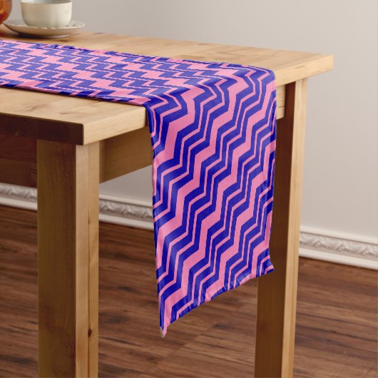 Blue Pink Chevron Zigzag Design  ショートテーブルランナー (インサイチュ)