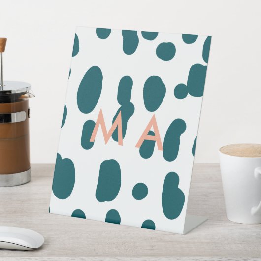 Blue polkadot orange pastel monogram man letter pa 台座サイン (インサイチュ)