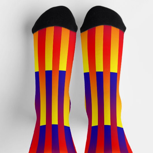 Blue Red Yellow Striped Pattern ソックス (上部)