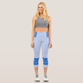 Blue Retro Stripes on Minimalist light blue カプリレギンス (正面)