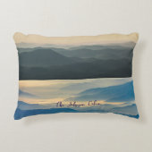 Blue Ridge Dusk to Dawn Virginia Accent Pillow アクセントクッション (正面)