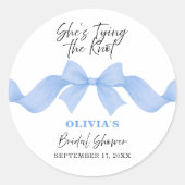 Blue She's Tying the Knot Bridal Shower Favor ラウンドシール (正面)
