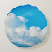 Blue sky background clouds white ラウンドクッション (裏面)