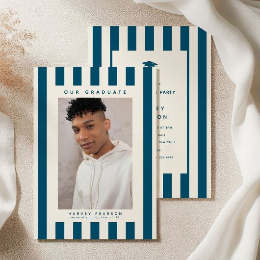 Blue Sporty Stripes 2 Photo Graduation Party 招待状