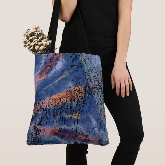 Blue Tie Die Crossbody Tote Bag トートバッグ (クローズアップ)
