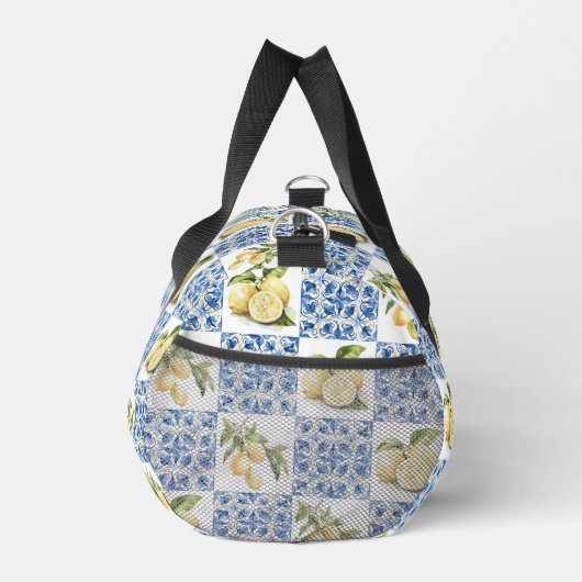 Blue Tile French Country Lemon Pattern ダッフルバッグ (右)