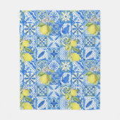 Blue Tile French Country Lemon Pattern Home Decor フリースブランケット (正面)