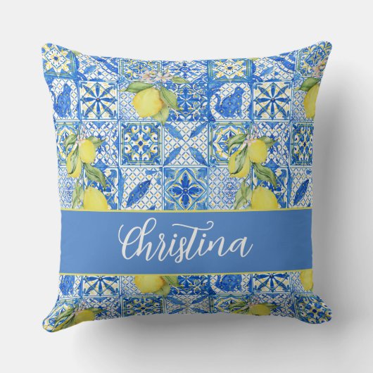 Blue Tile French Country Lemon Pattern Monogram クッション (裏面)