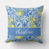 Blue Tile French Country Lemon Pattern Monogram クッション (正面)