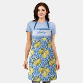 Blue Tiles Lemons Mediterranean Pattern Name エプロン (着用した状態)