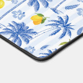 Blue Toile Palm Trees Lemons Pattern デスクマット (コーナー)