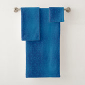 Blue towels with polka dots hang on a silver rod バスタオルセット (インサイチュ)