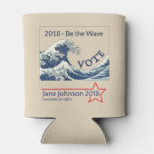 Blue Wave 2024 – カスタマイズ可能なキャンペーン 缶クーラー (裏面)